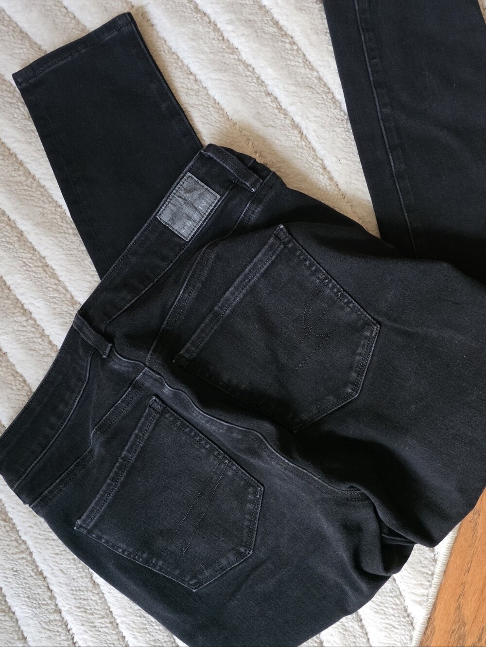 American Eagle Black Slim Jeans - Classic Everyday Style